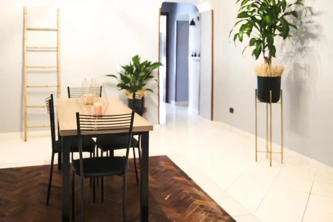 Toledo Triple Room Naples